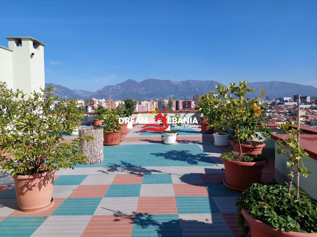 Locale per ufficio in affitto in Via Besim Alla, vicino ai palazzi Çabej a Tirana (ID 42611274)