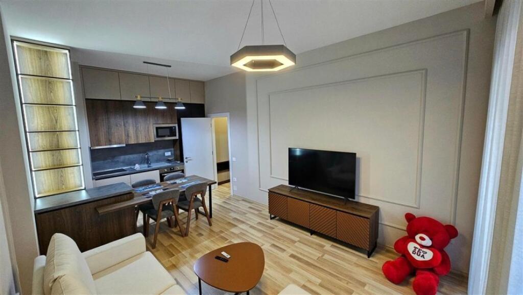 Super Apartament me qera tek Rruga e Kavajes/Square 21 (750 Euro)