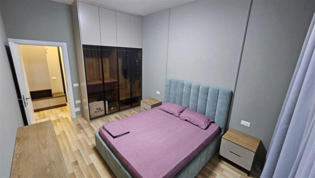 Super Apartament me qera tek Rruga e Kavajes/Square 21 (750 Euro)