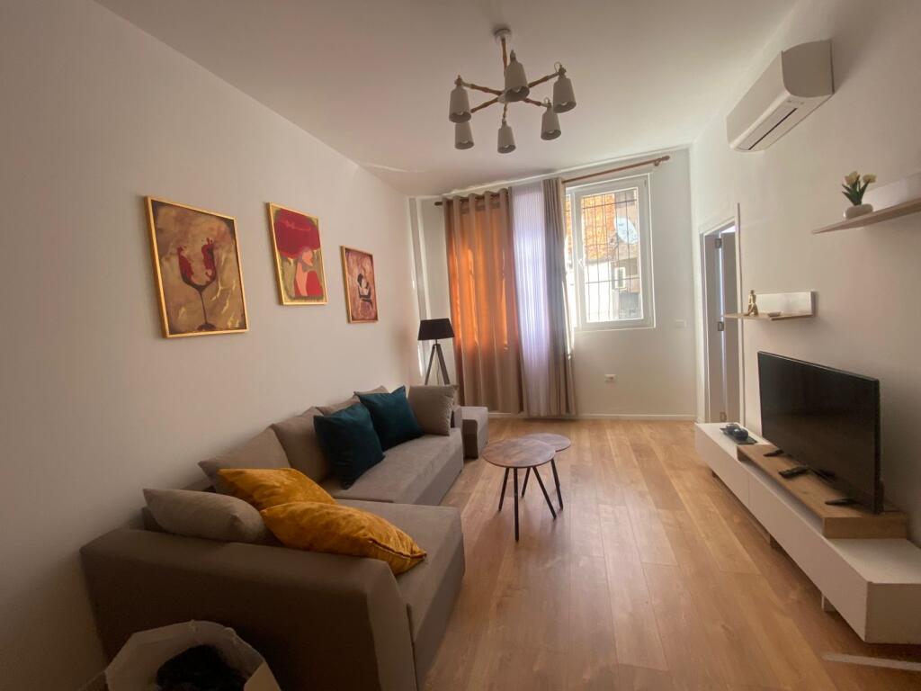 Apartment 1+1 for rent (no balcony) 📍 Dervish Hekali St., above the Red School