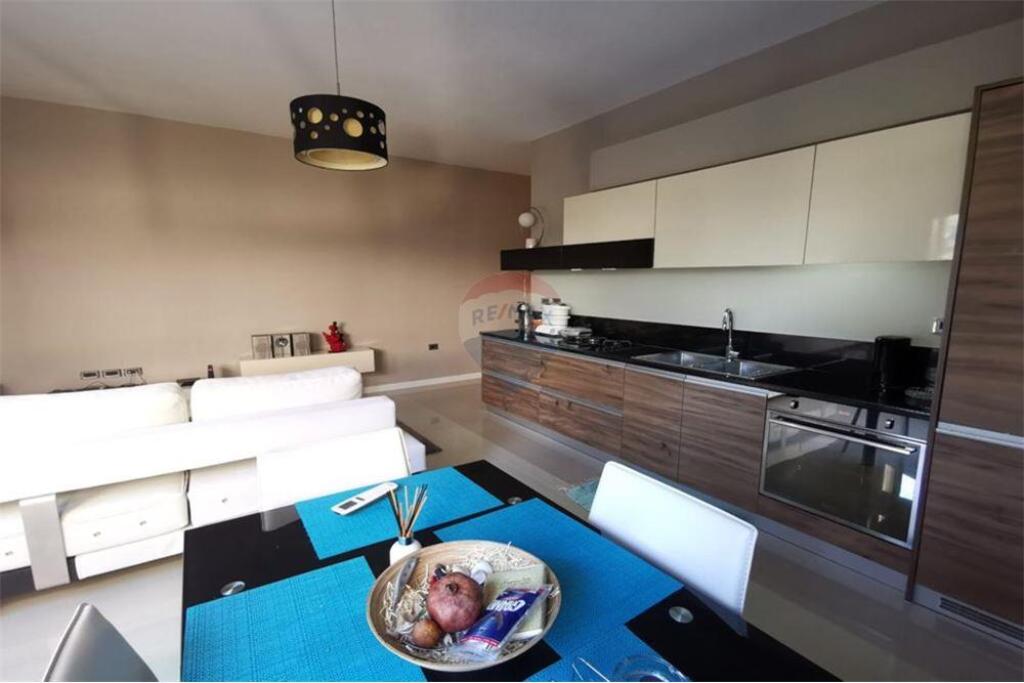 Apartament - Për Shitje - Kopshti Botanik, Tiranë