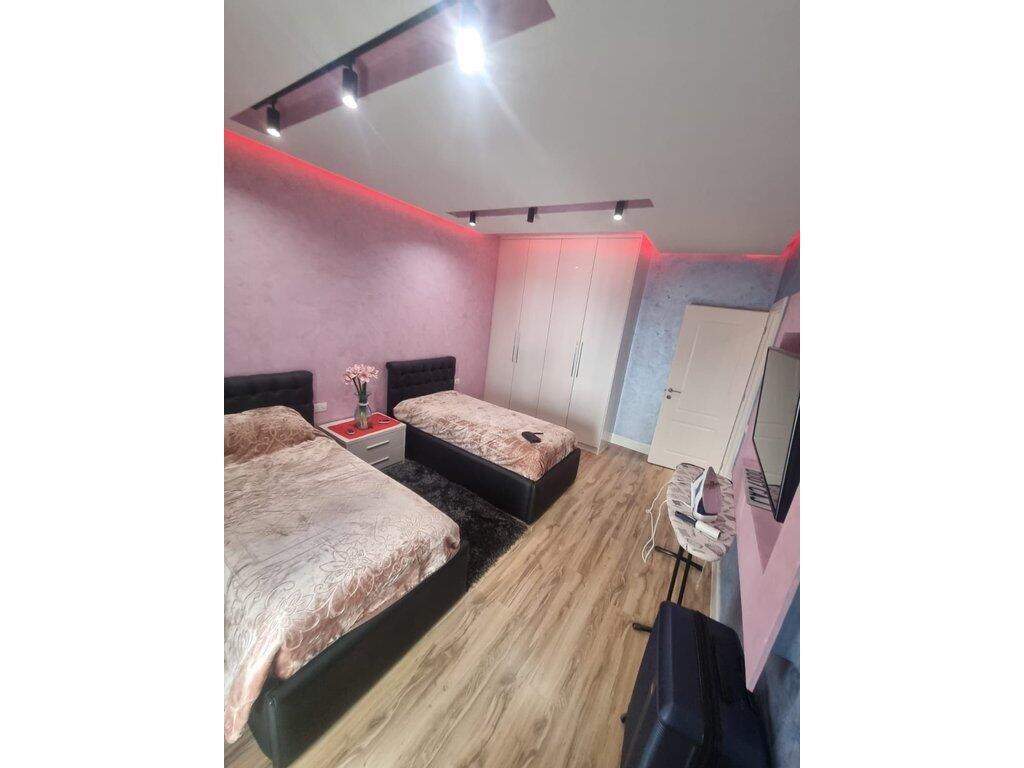 ASTIR, APARTAMENT 2+1+2 + VEND PARKIMI ME QIRA NË REZIDENCËN "GREEN CITY" – INVESTIM PREMIUM! INVESTIM LUKSOZ! VENDNDODHJE STRATEGJIKE! 900 € /muaj