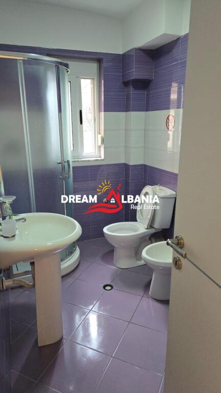 Zyre me Qera/Ambient Biznesi ne Rrugen Myslym Shyri, prane Someg ne Tirane (ID 42611253)