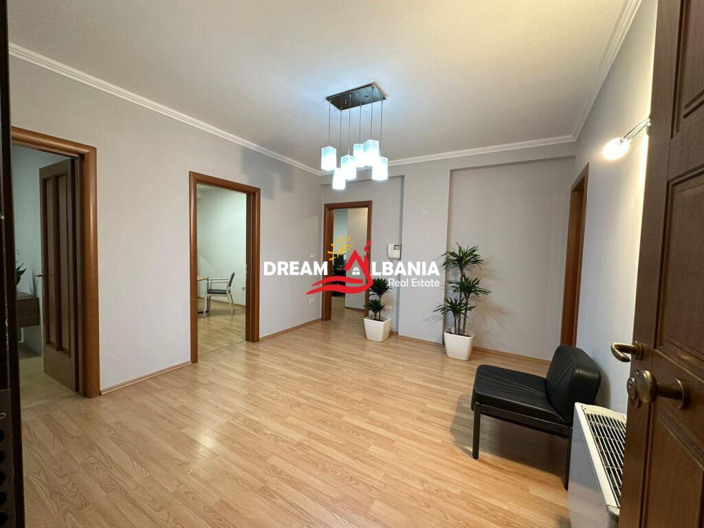 Villa in affitto in via Mine Peza, vicino alla Procura a Tirana (ID 4251060 )