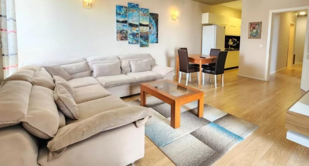 Me Qera: *2+1 + 2 WC &amp; 2Ballkone*  (📍Liqeni i Thatë – Rr. Peti ) || *670€/muaj*