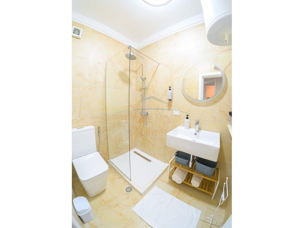 For sale, Apartment 2+1+2, Barrikadave Street, Tirana.
