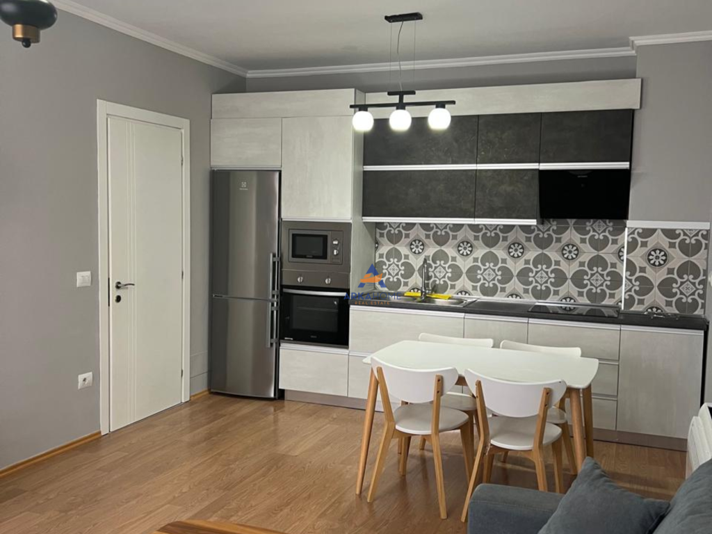 FOR RENT APARTMENT 1+1+BALCONY "RRUGA E KAVAJËS" 780 EURO.