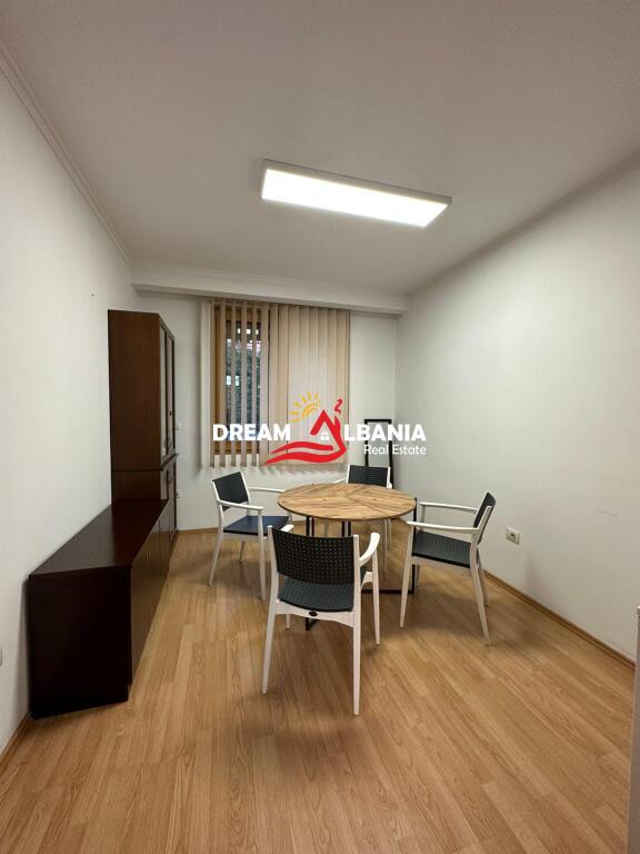 Villa in affitto in via Mine Peza, vicino alla Procura a Tirana (ID 4251060 )
