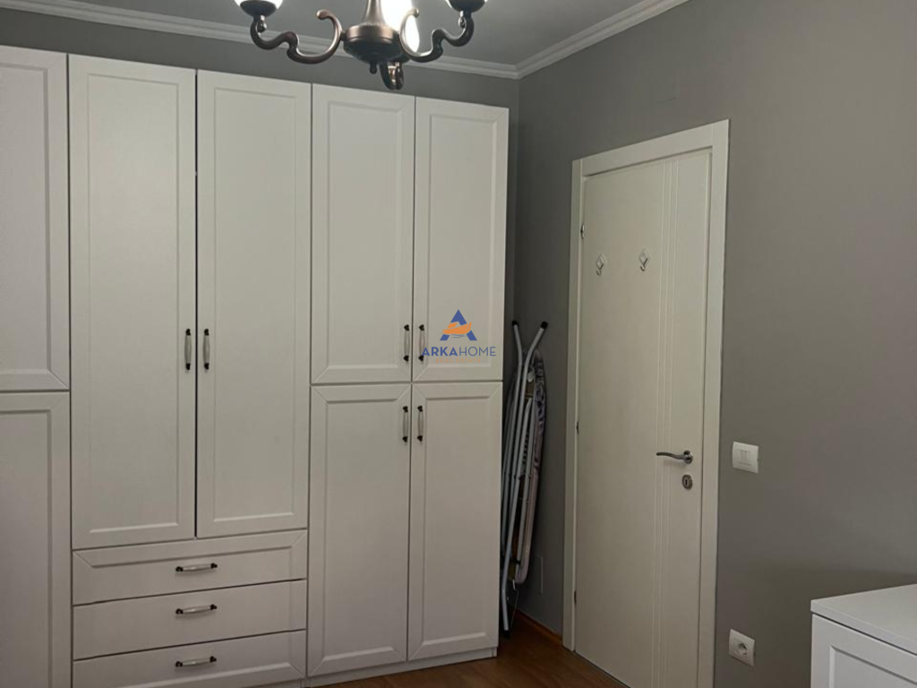 FOR RENT APARTMENT 1+1+BALCONY "RRUGA E KAVAJËS" 780 EURO.
