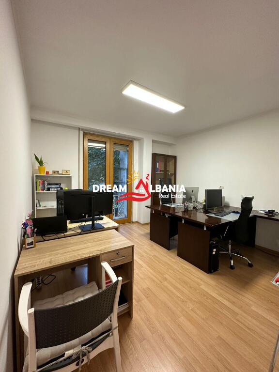 Villa in affitto in via Mine Peza, vicino alla Procura a Tirana (ID 4251060 )
