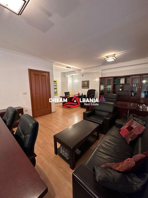 Villa in affitto in via Mine Peza, vicino alla Procura a Tirana (ID 4251060 )