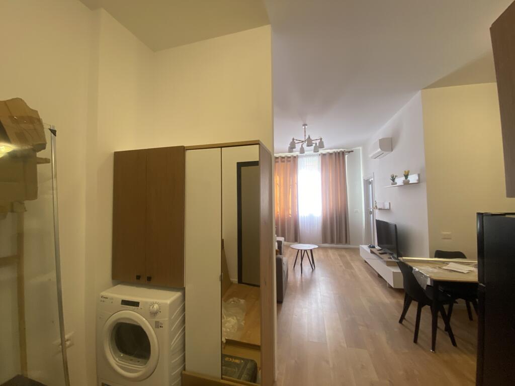 1+1, red school center, price 600 euro, parking with extra price