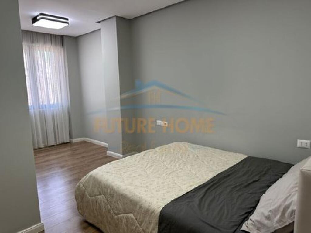 Shitet, Apartament 2+1+2+ Post Parkim, Don Bosko