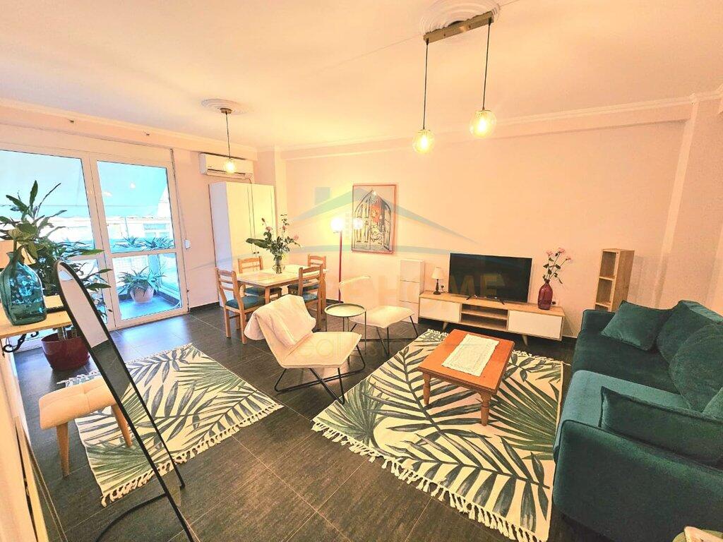 For sale, Apartment 2+1+2, Barrikadave Street, Tirana.
