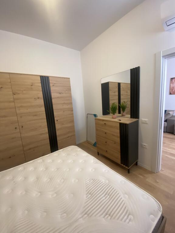 1+1, red school center, price 600 euro, parking with extra price
