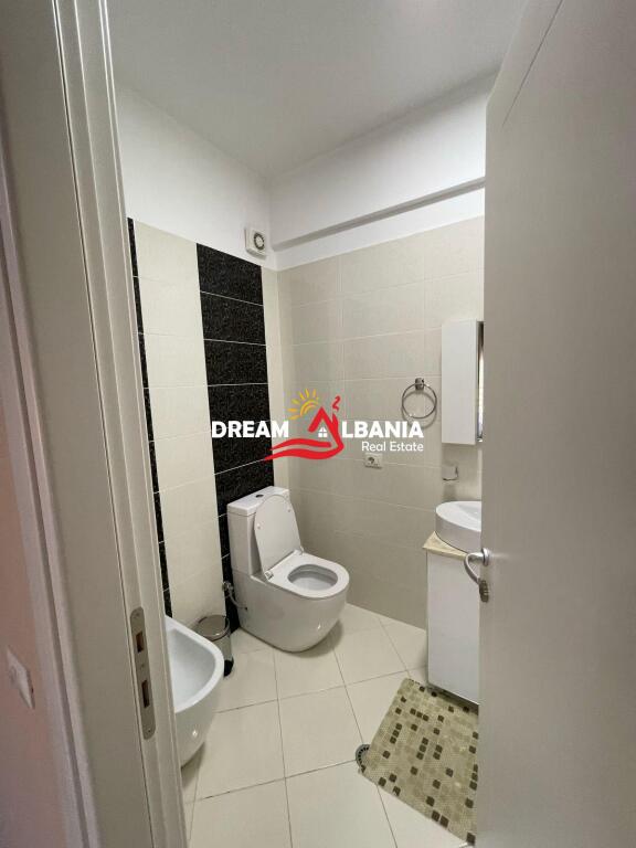 Jepet me qera apartament 3+1+2+verande dhe parkim i perfshire tek Liqeni i Thate, Kompleksin FZ (ID 4231446)