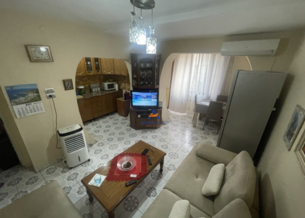 VENDESI APPARTAMENTO 2+1+BALCONE " VIA RAMAZAN ZAKJA, XHAMLLIK" 130.000 EURO.