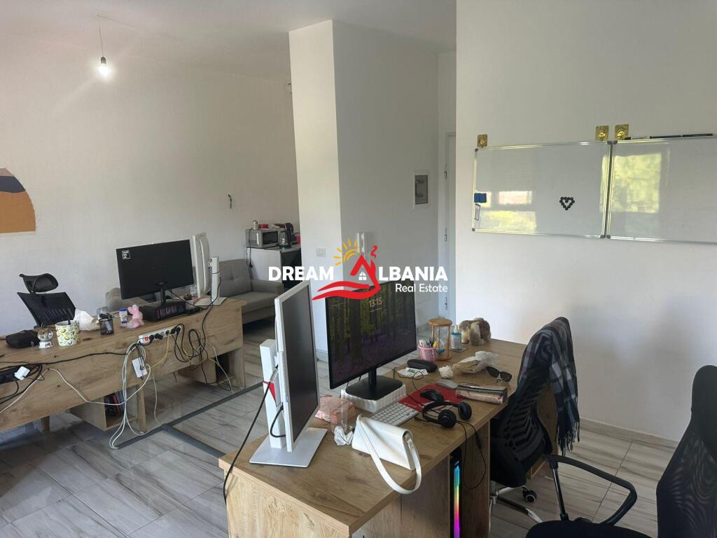 Empty 2+1 space for rent near Fushes Sportit in Ali Dem, Tirana (ID 42611351)
