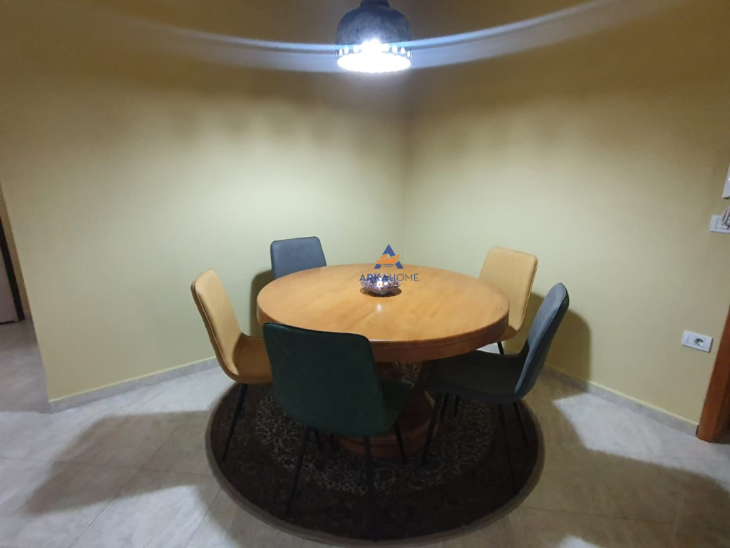 APPARTAMENTO IN AFFITTO 3+1+BALCONE "VIA FROSINA PLAKU, EX PARCO" 800 EURO.