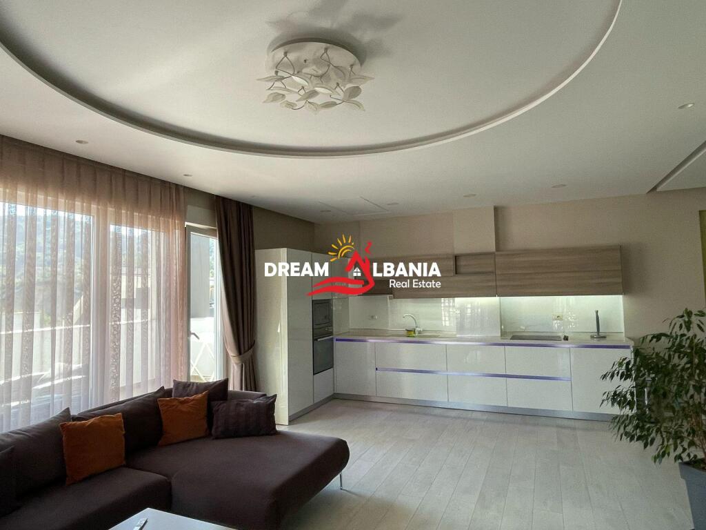 Jepet me qera apartament 3+1+2+verande dhe parkim i perfshire tek Liqeni i Thate, Kompleksin FZ (ID 4231446)