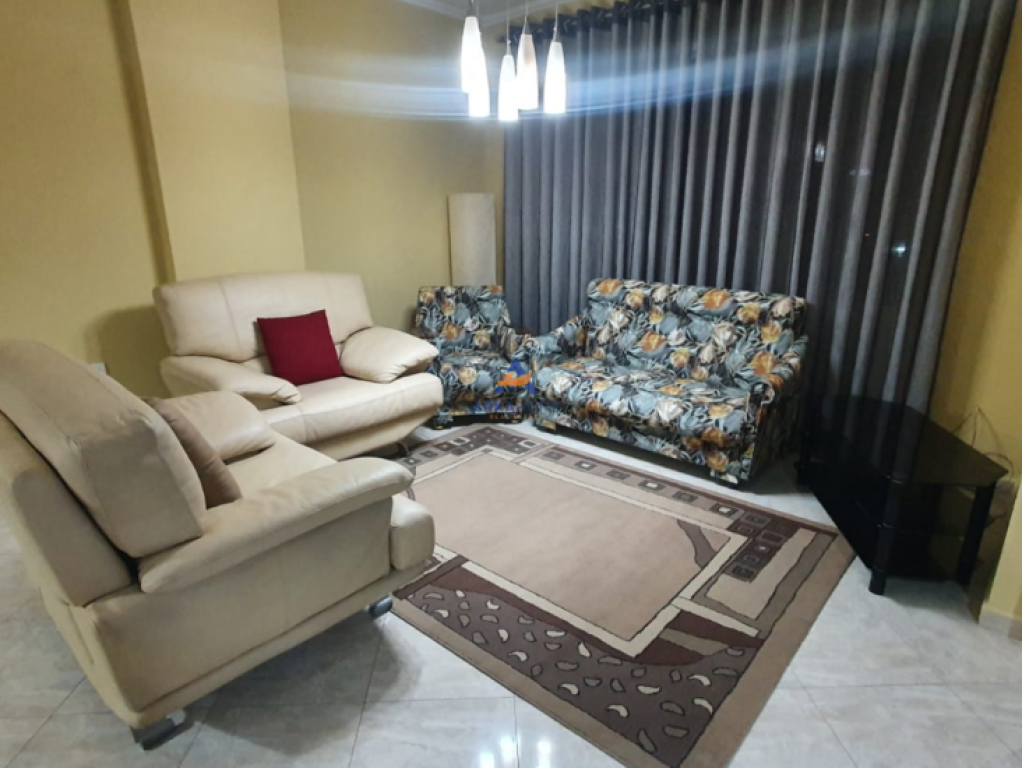 APPARTAMENTO IN AFFITTO 3+1+BALCONE "VIA FROSINA PLAKU, EX PARCO" 800 EURO.