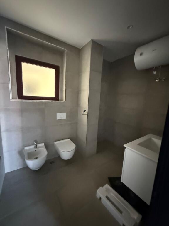 OFFICE FOR RENT 140 M2 CENTER 2000 EURO