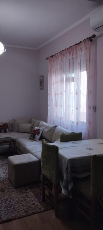 3+1 apartment for rent, near Shkolle e Kuqe, price 500