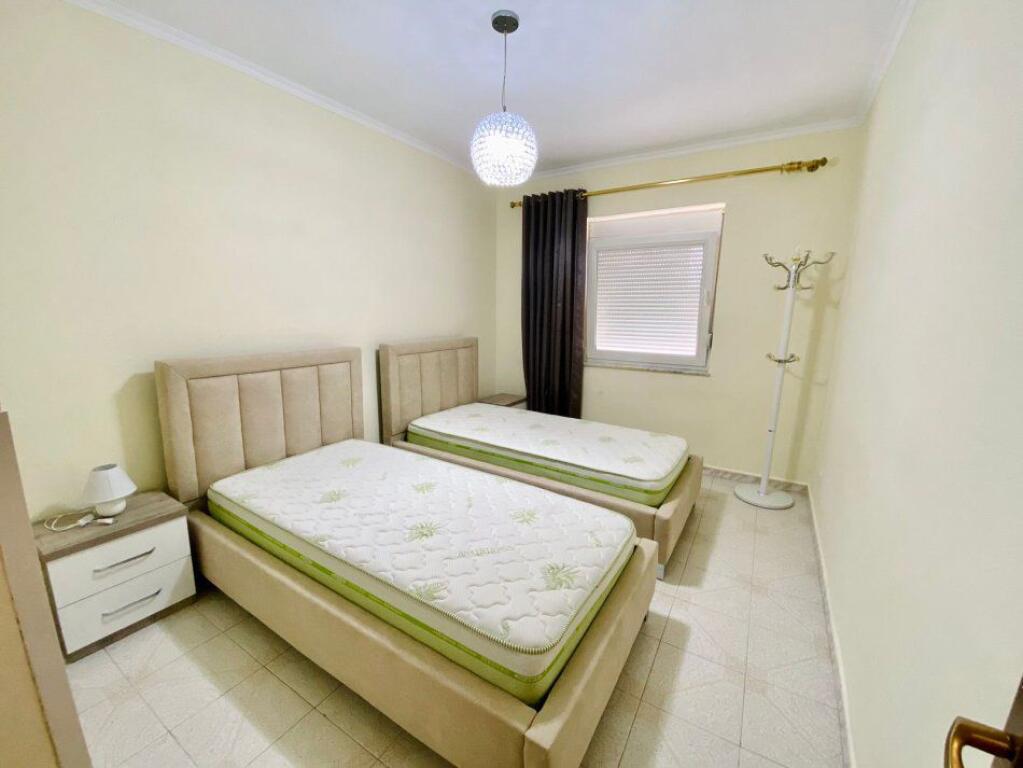 APARTAMENT ME QERA 2+1 QENDER 65.000 LEKE