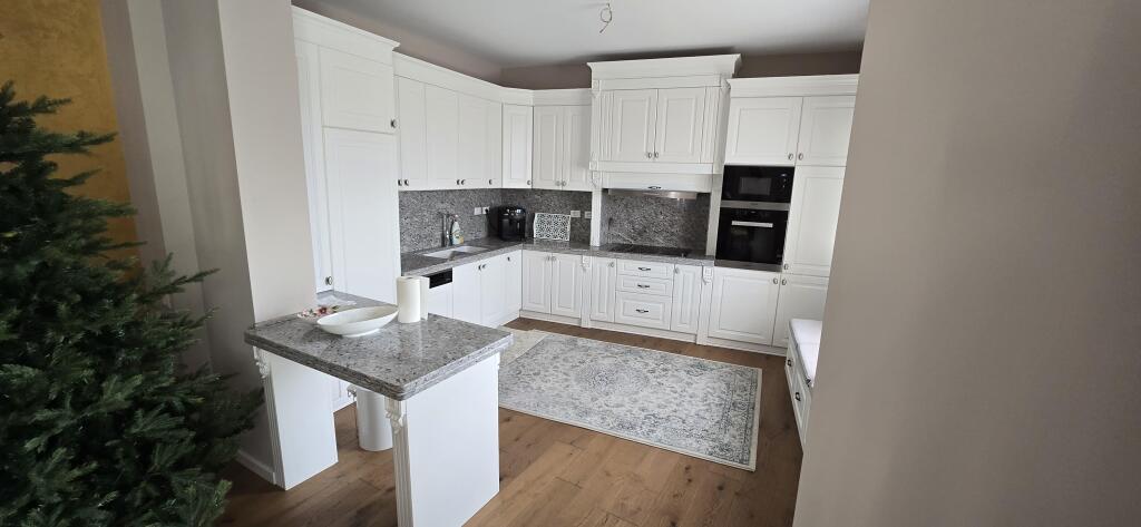 Rent, Apartment 2+1+2+Parking Space, Botanical Garden, Tirana.