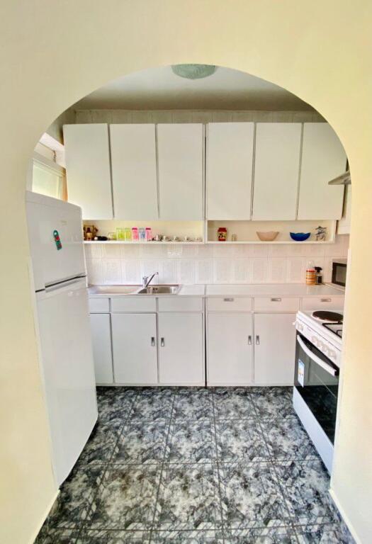 APARTAMENT ME QERA 2+1 QENDER 65.000 LEKE