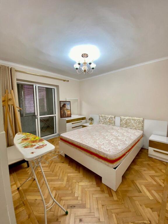 APARTAMENT ME QERA 2+1 QENDER 65.000 LEKE