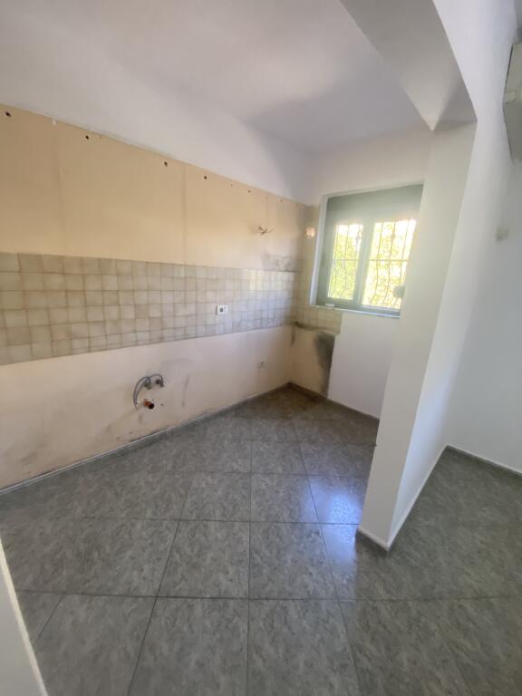 1+1, 4th floor existing building, in Ali Dem, 107,000 euros