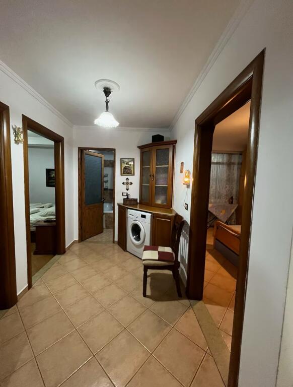 2+1,kat 2 pallat ekzistues,21 dhjetori te mozaiku,600 eueo
