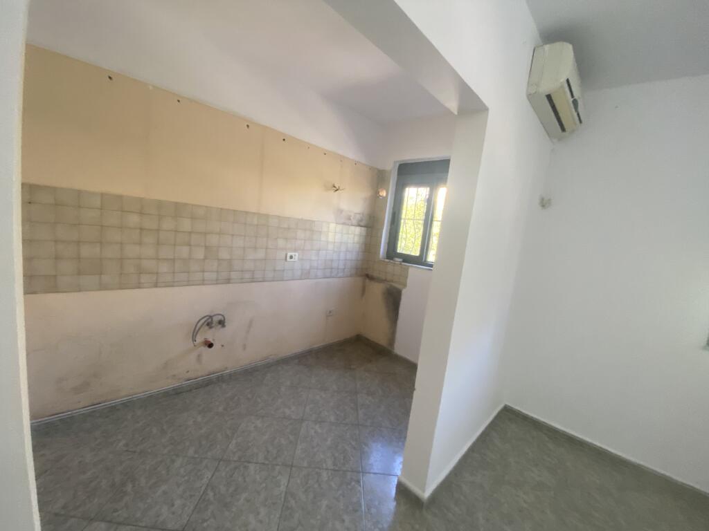 1+1, 4th floor existing building, in Ali Dem, 107,000 euros