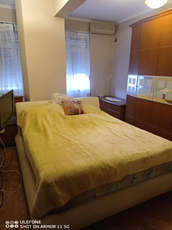 2+1,furnished at the bar piaca in the center, price 700 euro