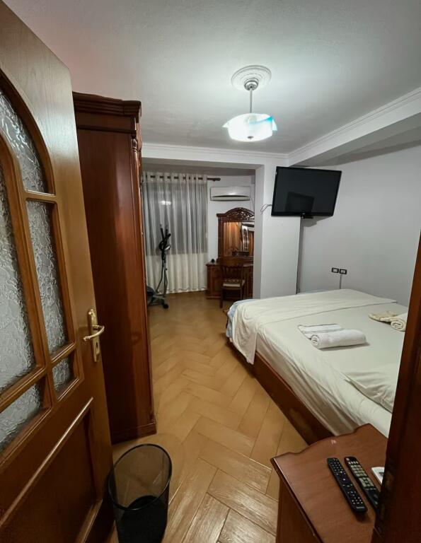 2+1,kat 2 pallat ekzistues,21 dhjetori te mozaiku,600 eueo