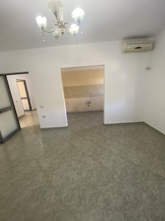 1+1, 4th floor existing building, in Ali Dem, 107,000 euros