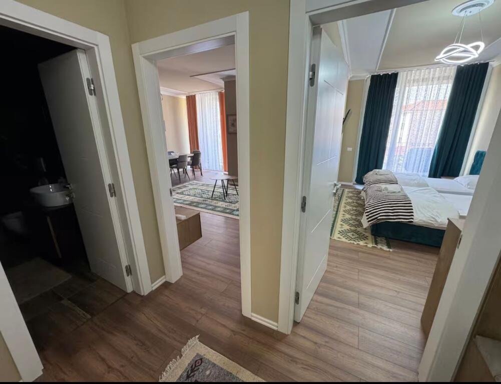 RENT APARTMENT 2+1+2 NEAR PARTIZANI HIGH SCHOOL