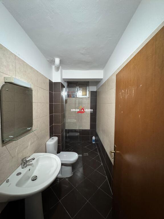 Commercial Space/OFFICE for rent in the New Bazaar Area, near “Lincoln Center” – Tirana (ID 42611352)