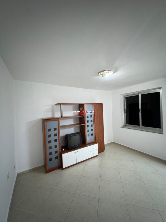 Commercial Space/OFFICE for rent in the New Bazaar Area, near “Lincoln Center” – Tirana (ID 42611352)