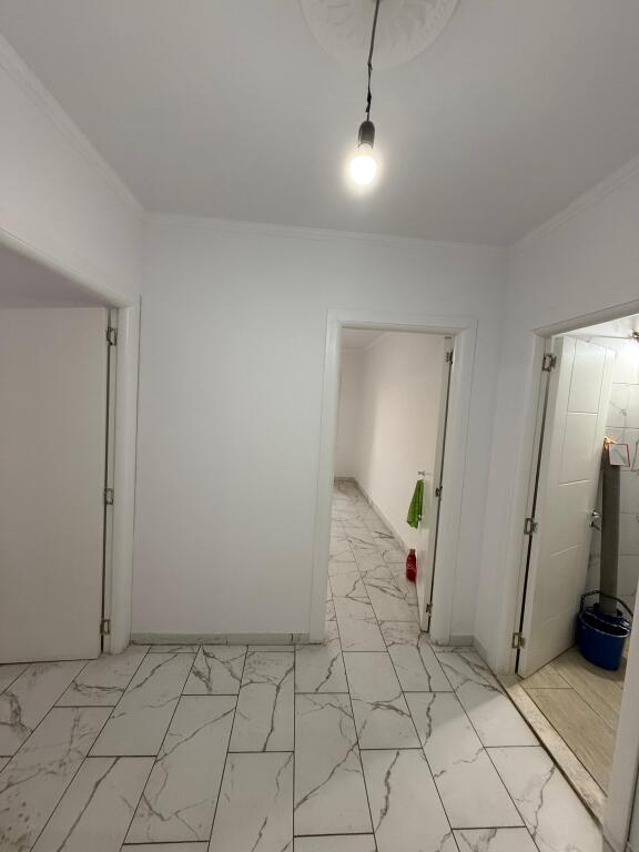 🏢Vendesi Appartamento 1+1+Balcone | 📍Via Haxhi Hysen Dalliu, Stazione del Treno | 💶163.000€