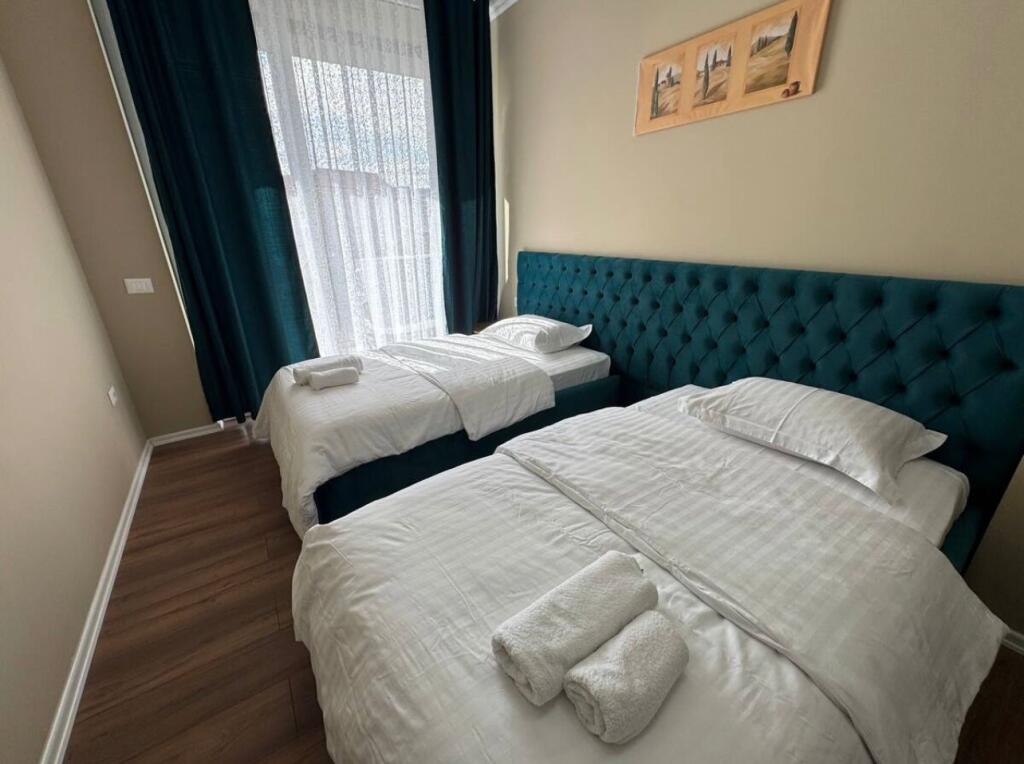 RENT APARTMENT 2+1+2 NEAR PARTIZANI HIGH SCHOOL