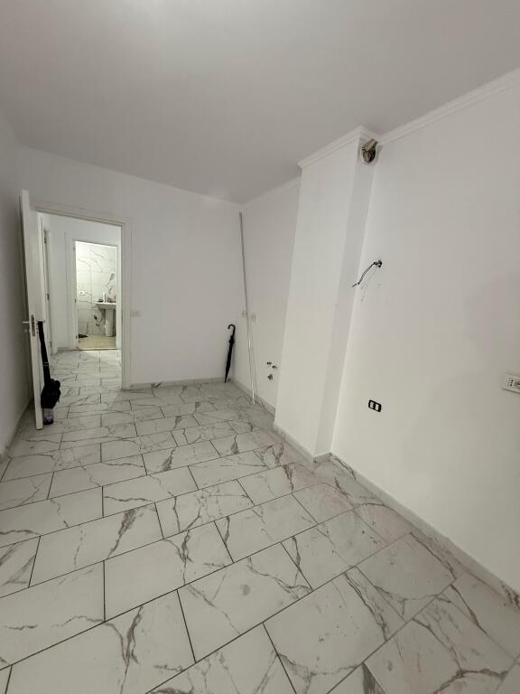 🏢Vendesi Appartamento 1+1+Balcone | 📍Via Haxhi Hysen Dalliu, Stazione del Treno | 💶163.000€