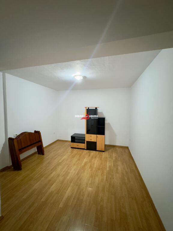 Commercial Space/OFFICE for rent in the New Bazaar Area, near “Lincoln Center” – Tirana (ID 42611352)