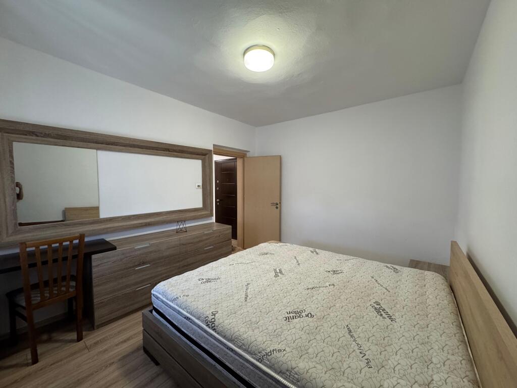 🏡 Apartament me Qira 2+1 📍 Xhamllik, Prane "Rosmann Lala"💶 Çmimi: 50000 leke (i diskutueshëm)