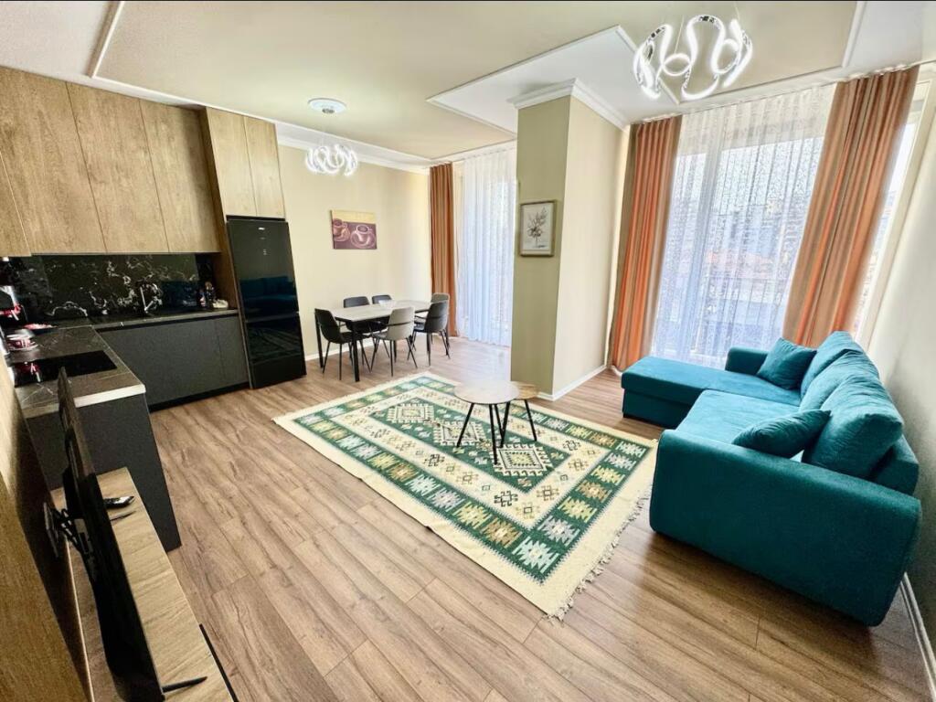 RENT APARTMENT 2+1+2 NEAR PARTIZANI HIGH SCHOOL