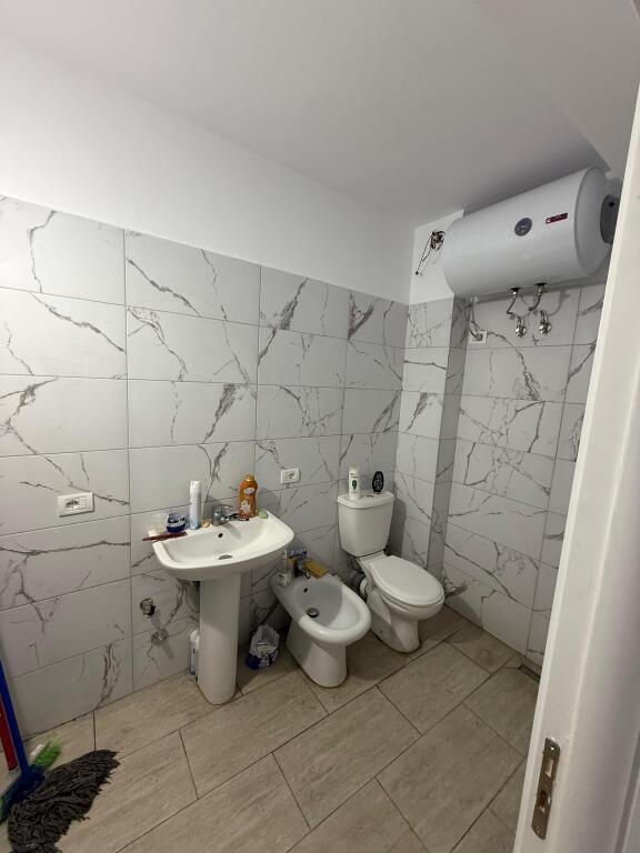🏢Vendesi Appartamento 1+1+Balcone | 📍Via Haxhi Hysen Dalliu, Stazione del Treno | 💶163.000€