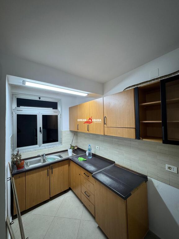 Commercial Space/OFFICE for rent in the New Bazaar Area, near “Lincoln Center” – Tirana (ID 42611352)