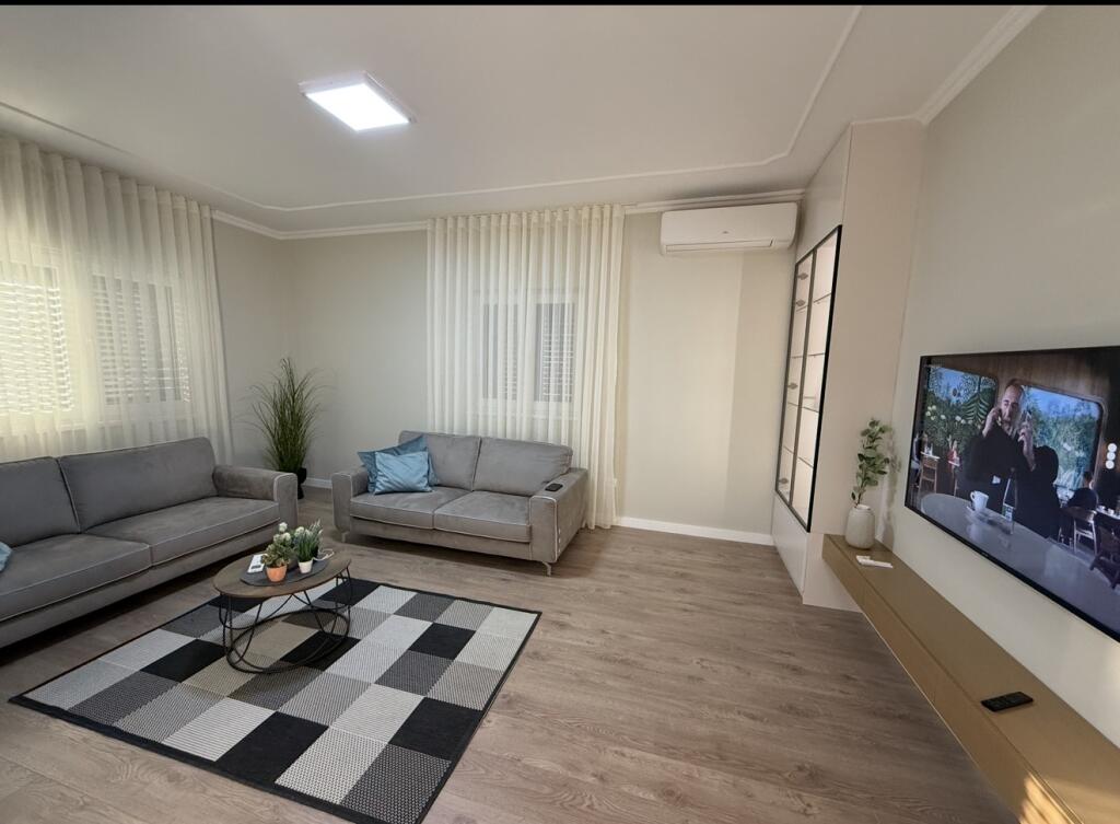 🏡 Jepet me qira kati i 3 i një vile moderne ‼️
