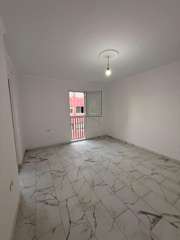 🏢Vendesi Appartamento 1+1+Balcone | 📍Via Haxhi Hysen Dalliu, Stazione del Treno | 💶163.000€